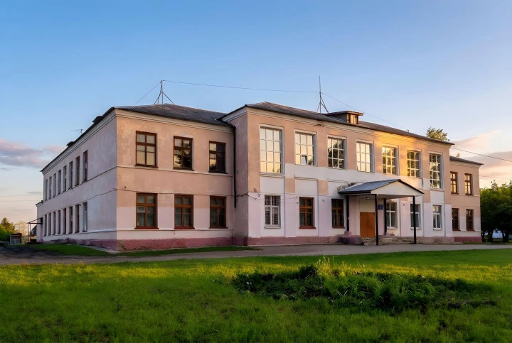 Нежилое здание, 2-этажное, площадь 1600,9 кв.м,  земельный участок, площадь 5843 кв.м: Ярославская область, МО Переславль-Залесский, п. Рязанцево, ул. Октябрьская Б., д. 60